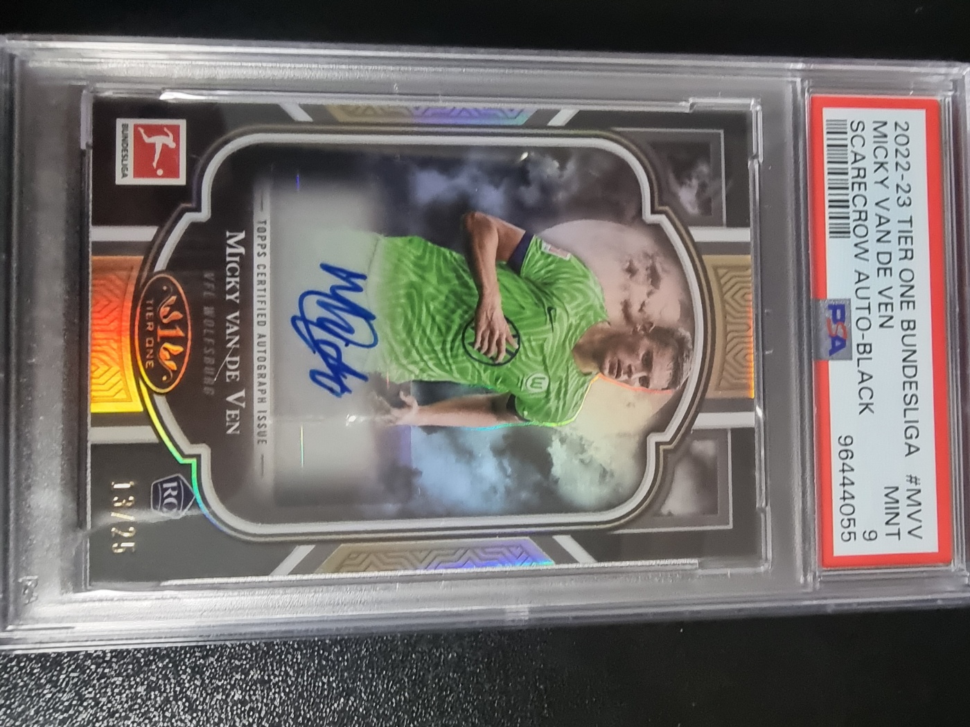 2022-23 Topps Tier One Bundesliga RC Auto Micky Van de ven 대표 이미지