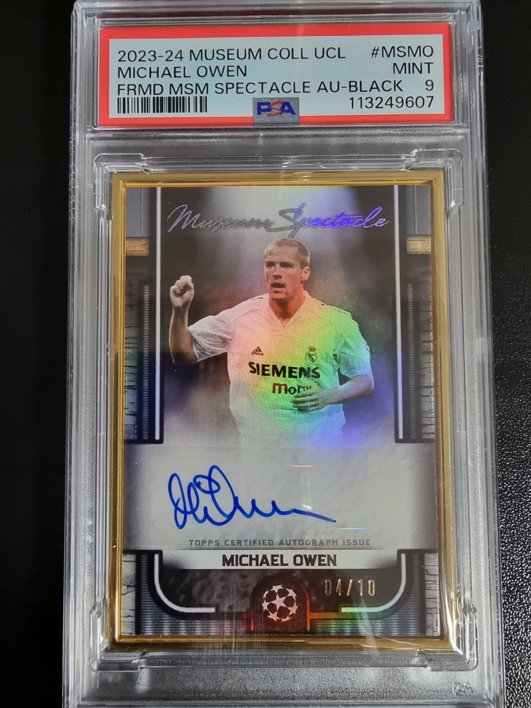 2023-24 Topps Museum Framed Auto Michael Owen 대표 이미지